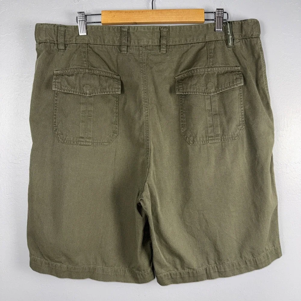 Tommy Bahama Shorts Men's 40 Military Green Elastic Sides